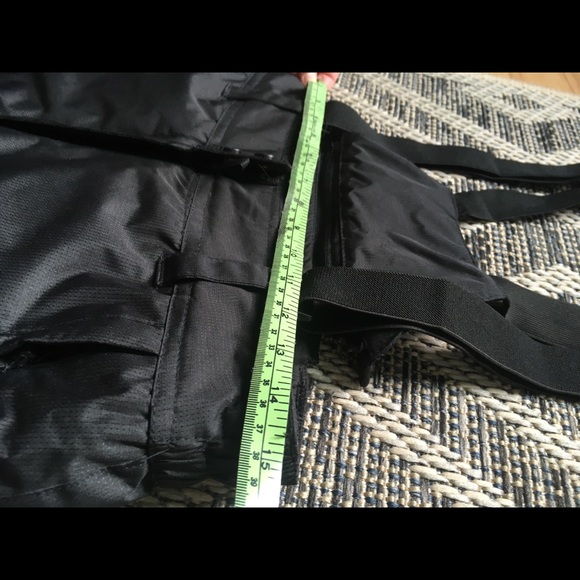 SOLD —Mountain Warehouse Bibbed Snowpants Size 6 in great shape! - Picture 10 of 10